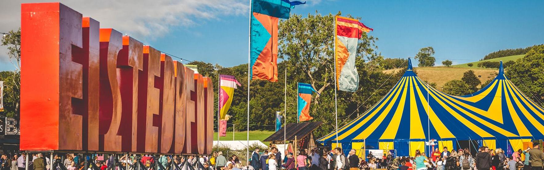 Croeso i'r Eisteddfod sign