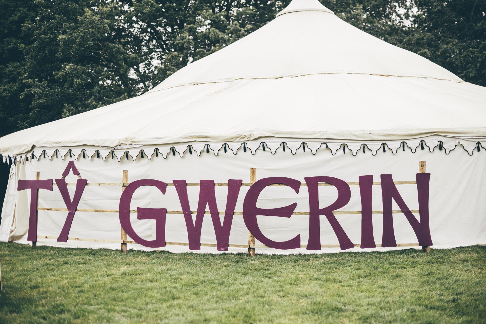 Ty Gwerin -  Brwydr y Bandiau Gwerin